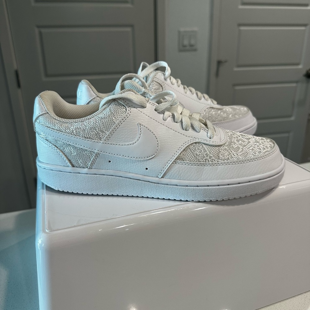White Lace Court Vision Low Nike
